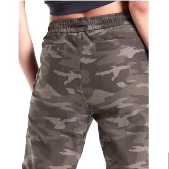 ATHLETA Farallon Jogger in Camo - Picture 5 of 14